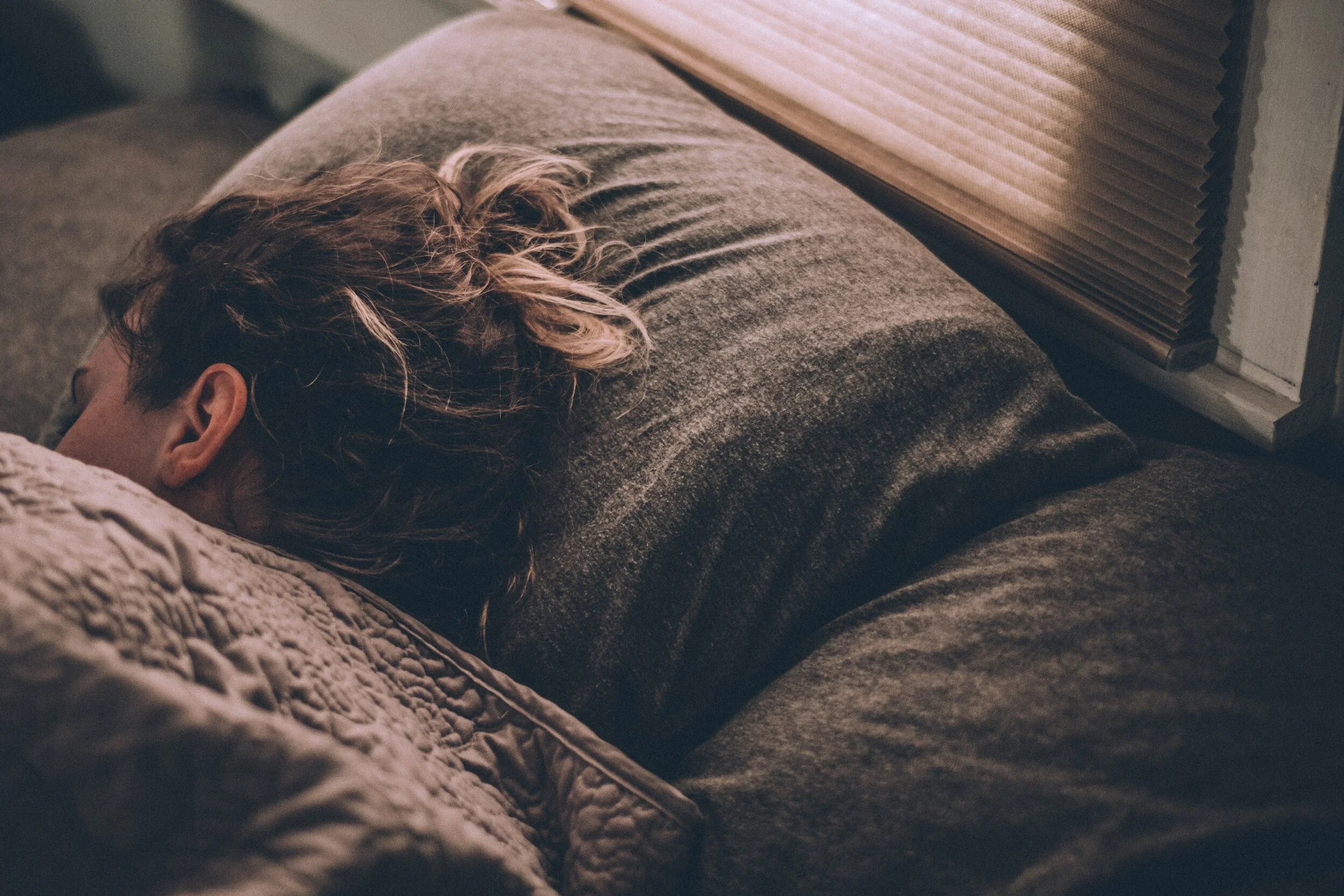 The Connection Between Sleep and Mental Health: Tips for a Restful Night